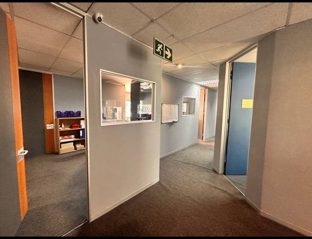 1,165M² BUILDING FOR SALE IN PARKTOWN